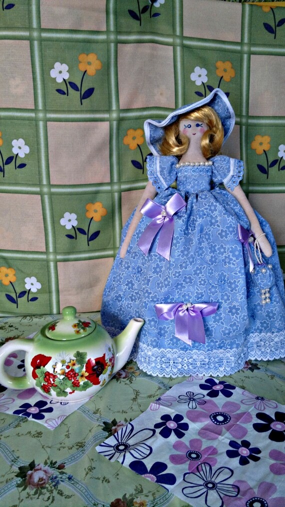 Кукла- грелка на чайник