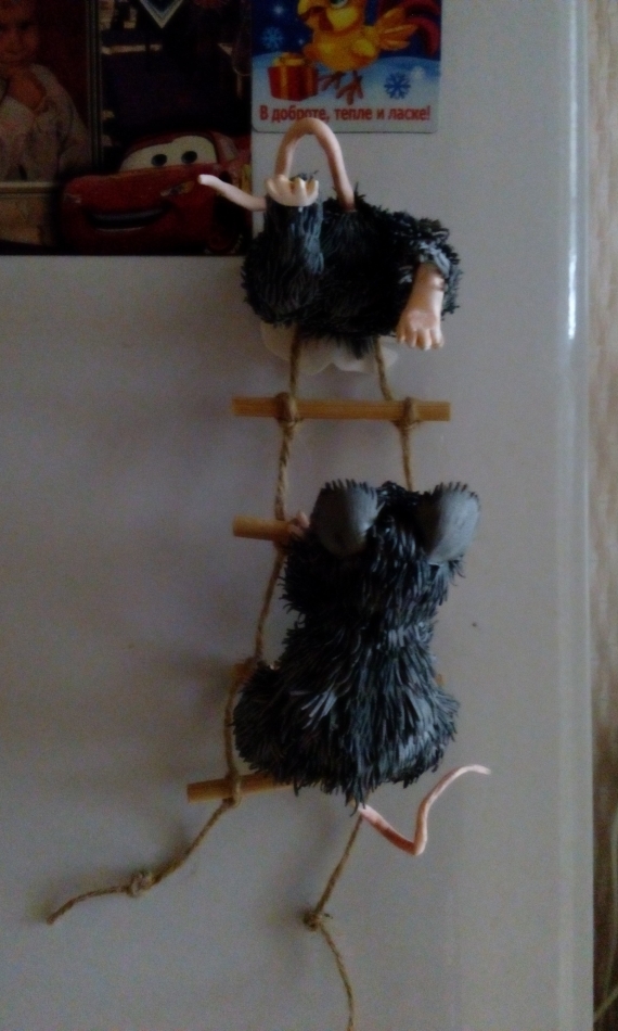 Мышки шалунишки