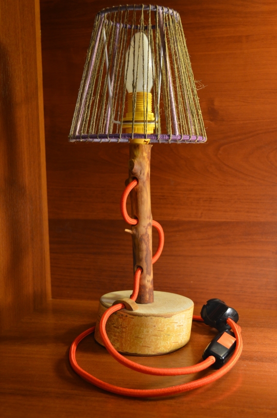 Настольная лампа из дерева от Custom Lamp Studio