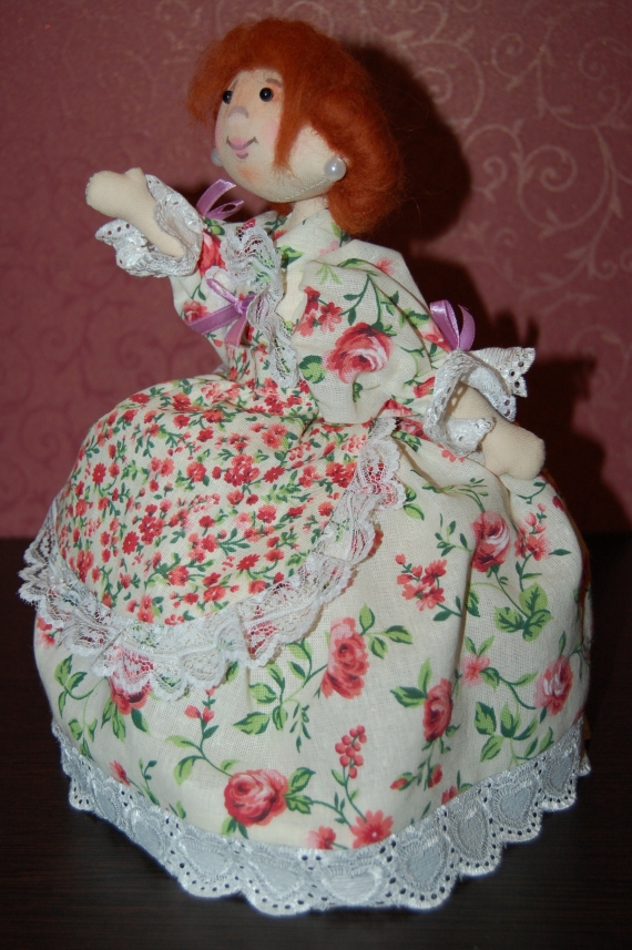 кукла - грелка на чайник Арина