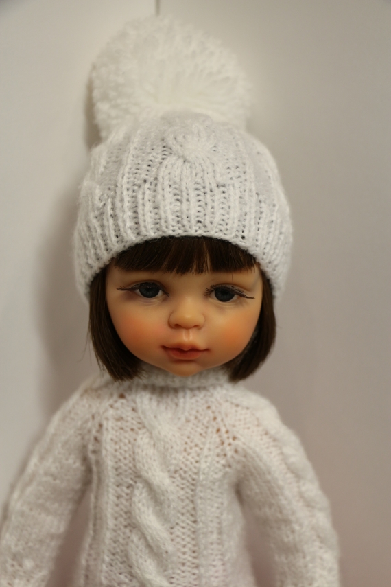Белый свитер и шапочка для куклы Paola Reina