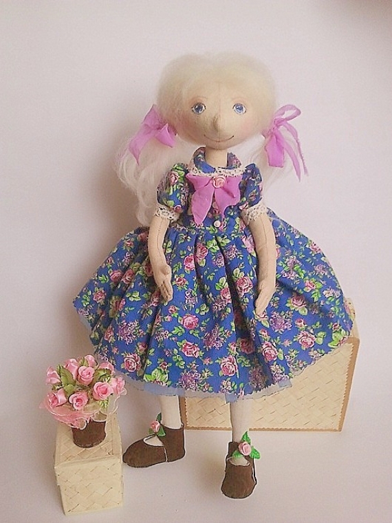Текстильная кукла Соня.