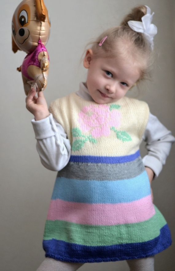 Вязаное платье-туника на девочку "Розочка"  .