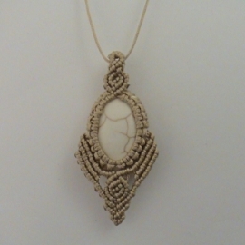 Кулон "Пески времени" из Агата, плетеный в технике макраме