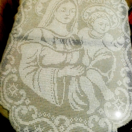 Салфетка-скатерть "Богородица с младенцем Иисусом"