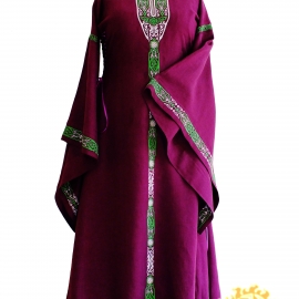 Средневековое льняное платье Пурпурная Лилия; Фэнтези; Вышитое
