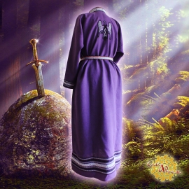 Средневековое льняное платье Меч в камне