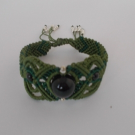 Браслет  "Часики" зеленый плетеный в технике макраме