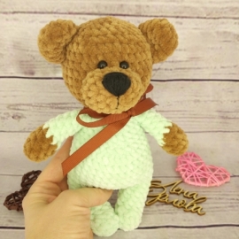 Плюшевые вязаные игрушки (зайчик и мишка)