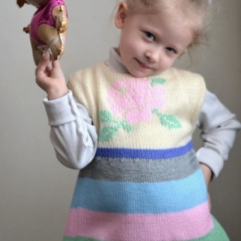 Вязаное платье-туника на девочку "Розочка"  .